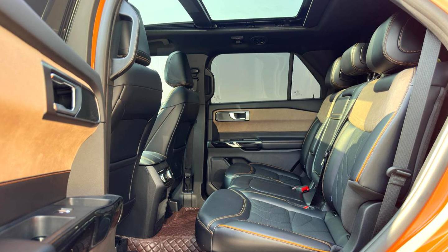 Ford 2023 ‌Explorer EcoBoost 285 Kunlun Peak Edition 7-seater