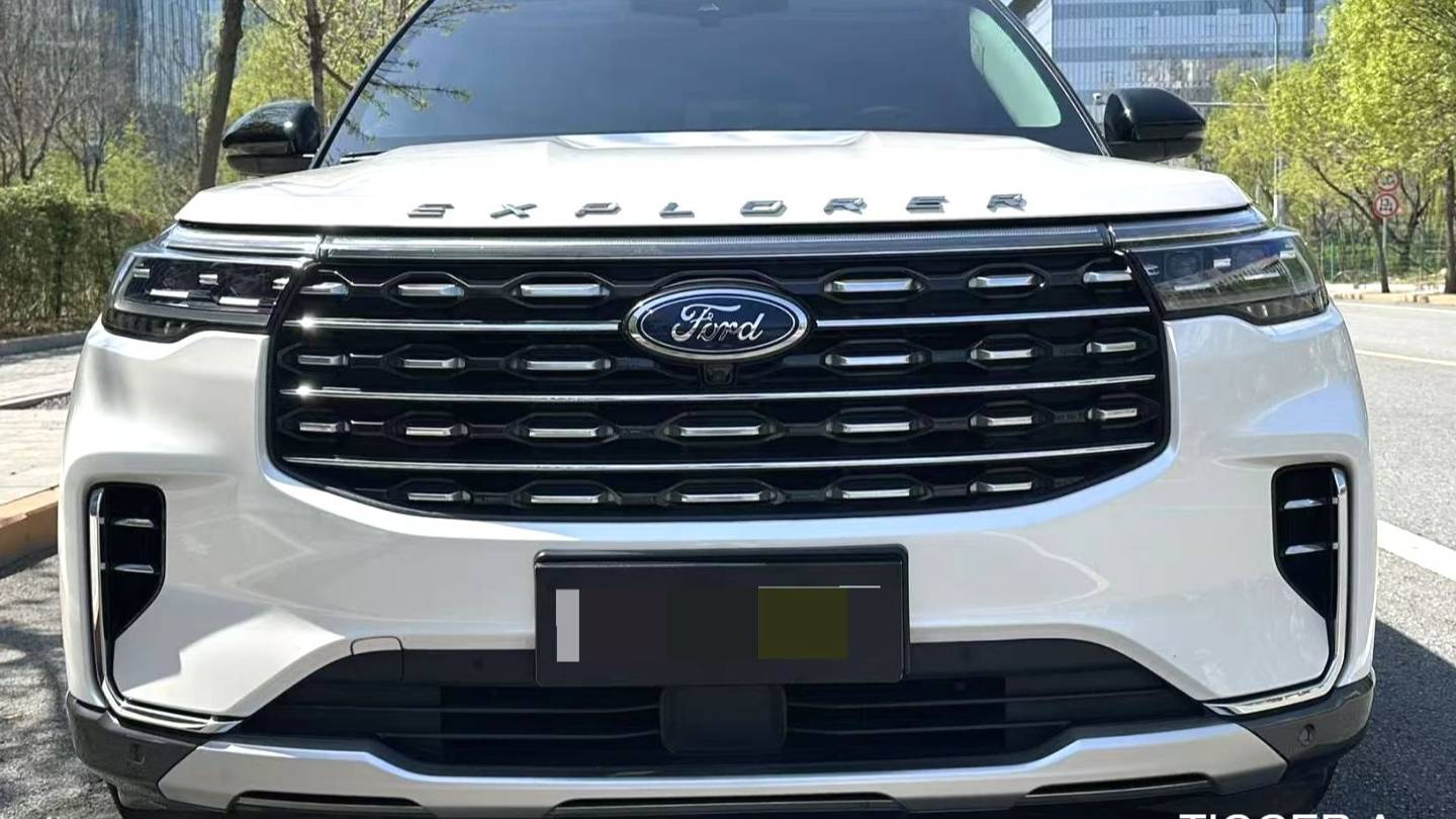 Ford 2023 ‌Explorer EcoBoost 285 four-wheel drive titanium version 6-seater