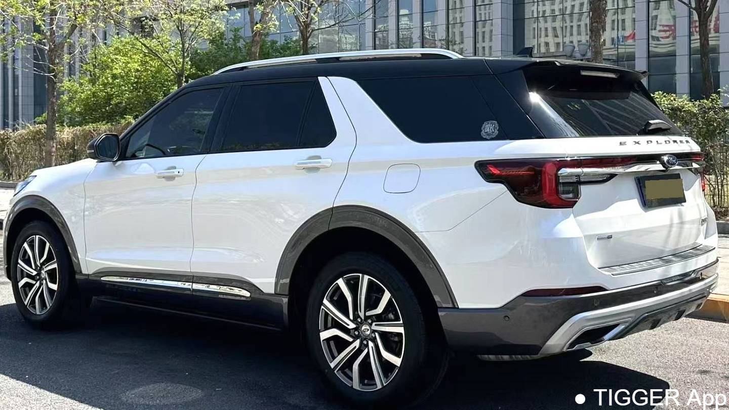 Ford 2023 ‌Explorer EcoBoost 285 four-wheel drive titanium version 6-seater