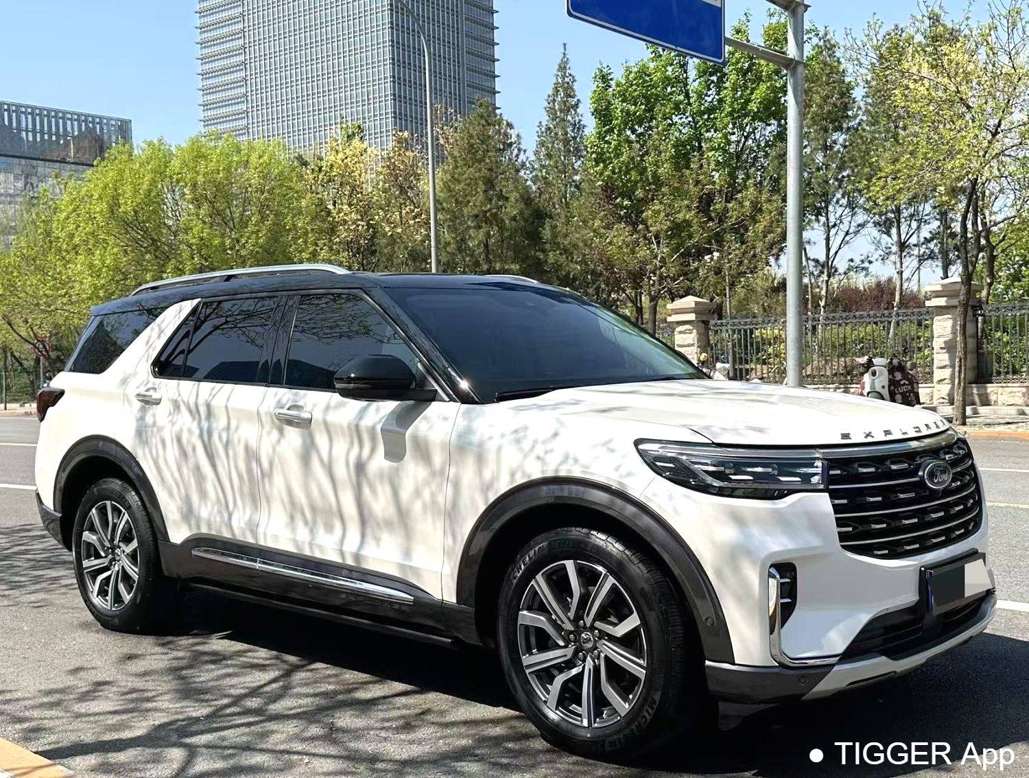 used Ford 2023 ‌Explorer EcoBoost 285 four-wheel drive titanium version 6-seater