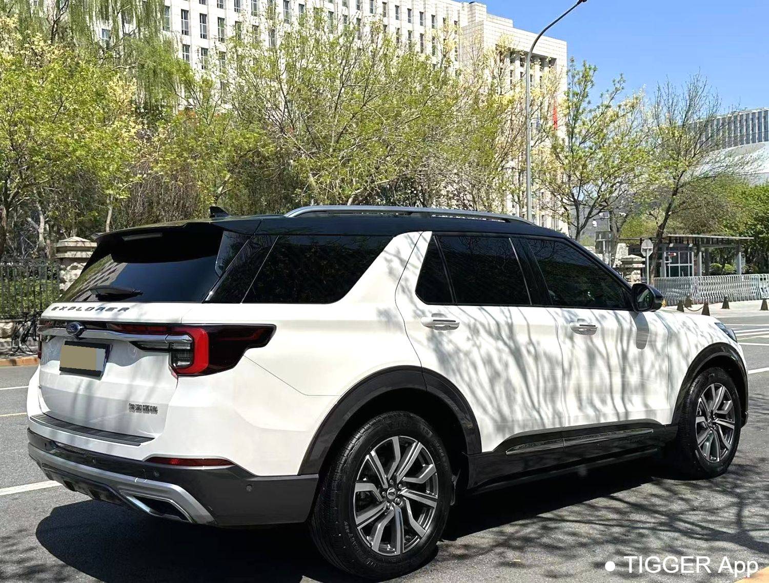 used Ford 2023 ‌Explorer EcoBoost 285 four-wheel drive titanium version 6-seater