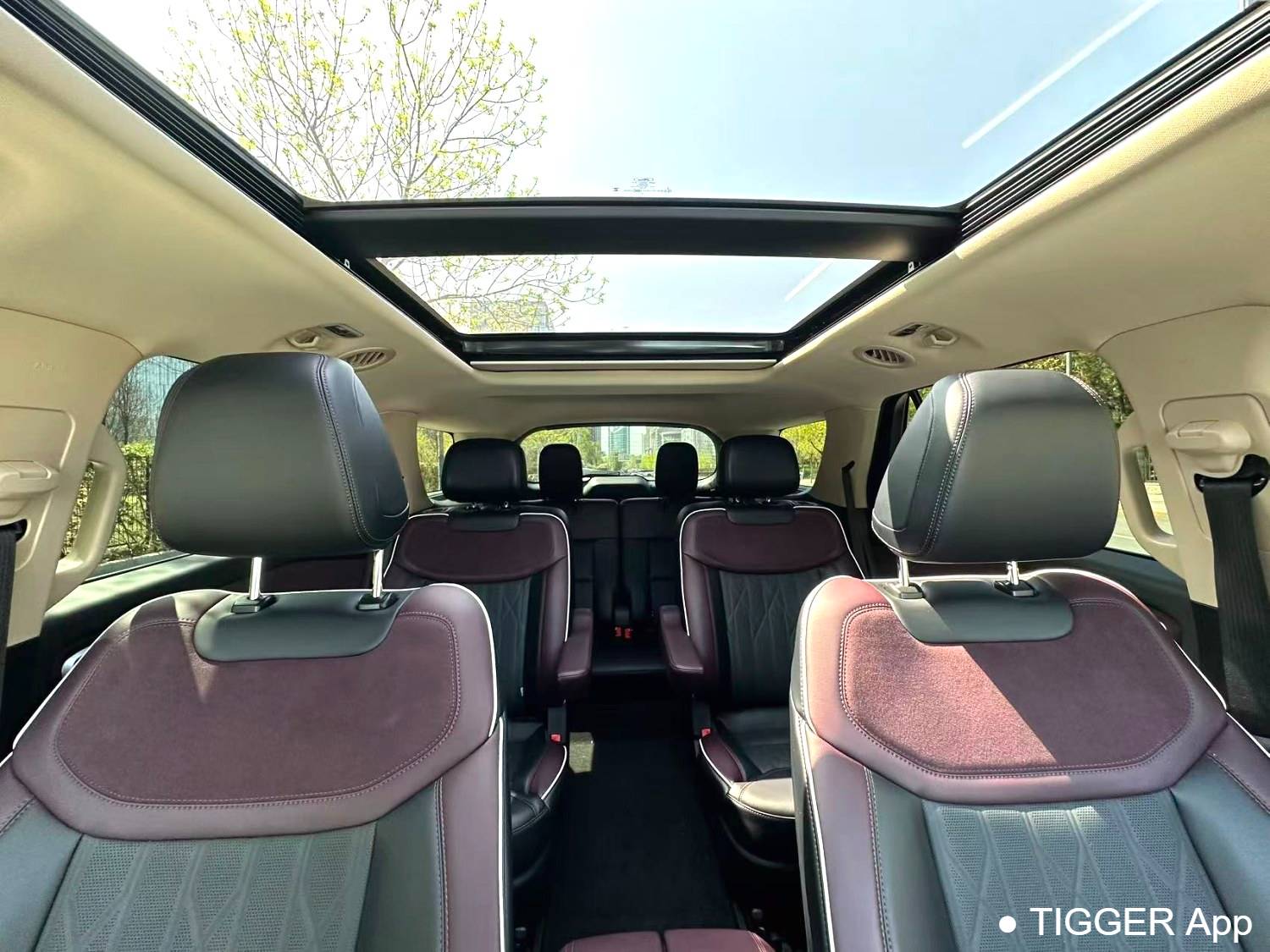 used Ford 2023 ‌Explorer EcoBoost 285 four-wheel drive titanium version 6-seater