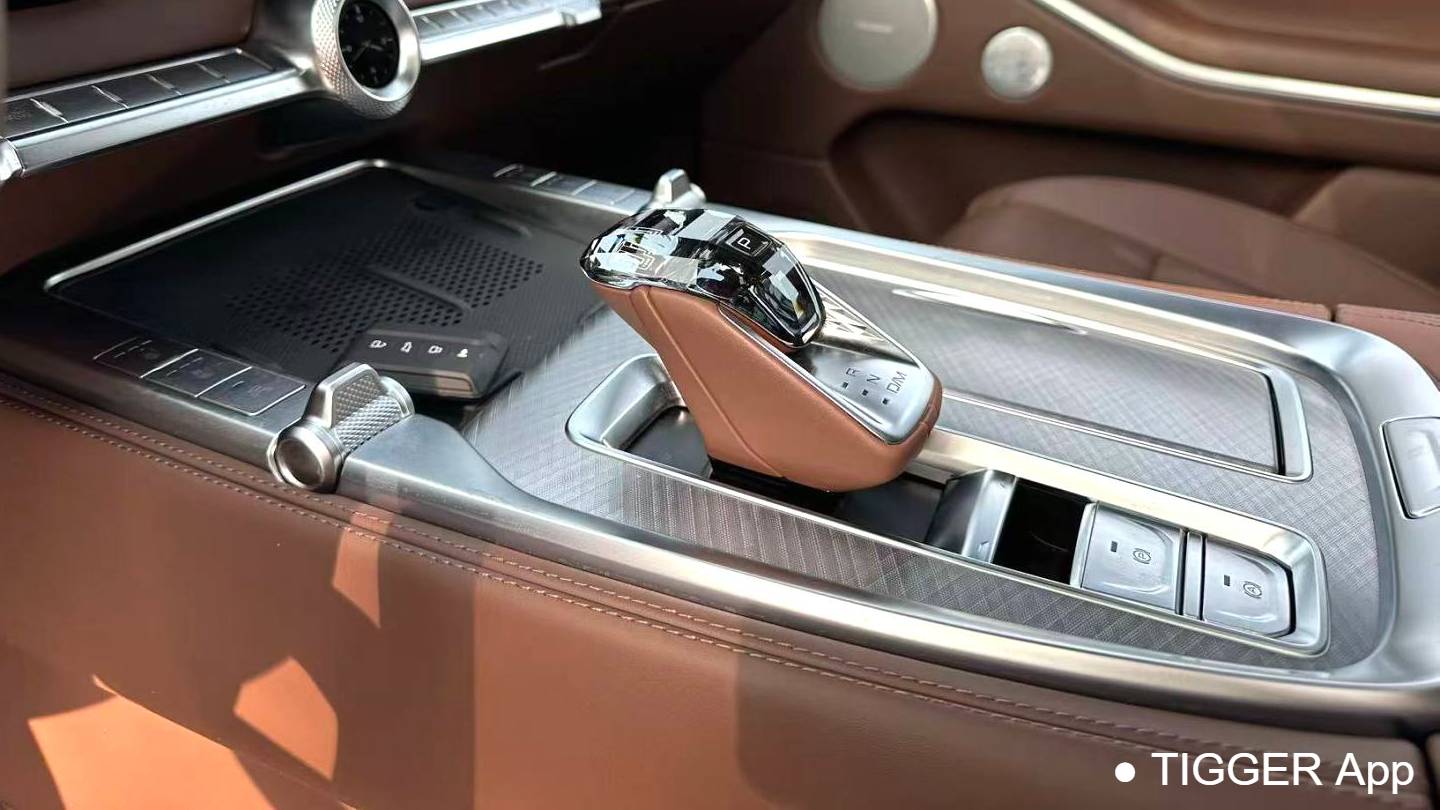 TANK 2024 700 Hi4-T Extreme Edition