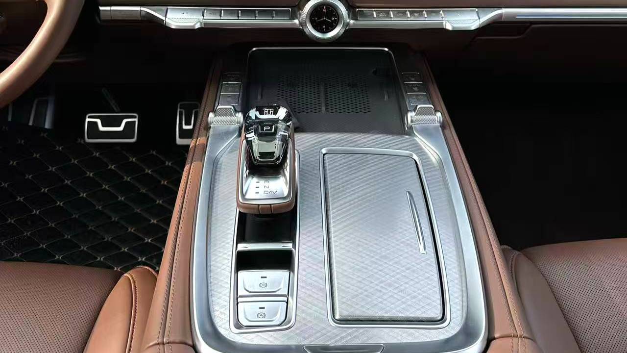 TANK 2024 700 Hi4-T Extreme Edition