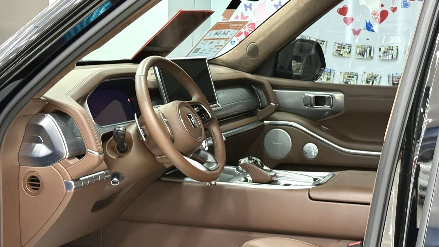 TANK 2024 700 Hi4-T Ultimate Edition