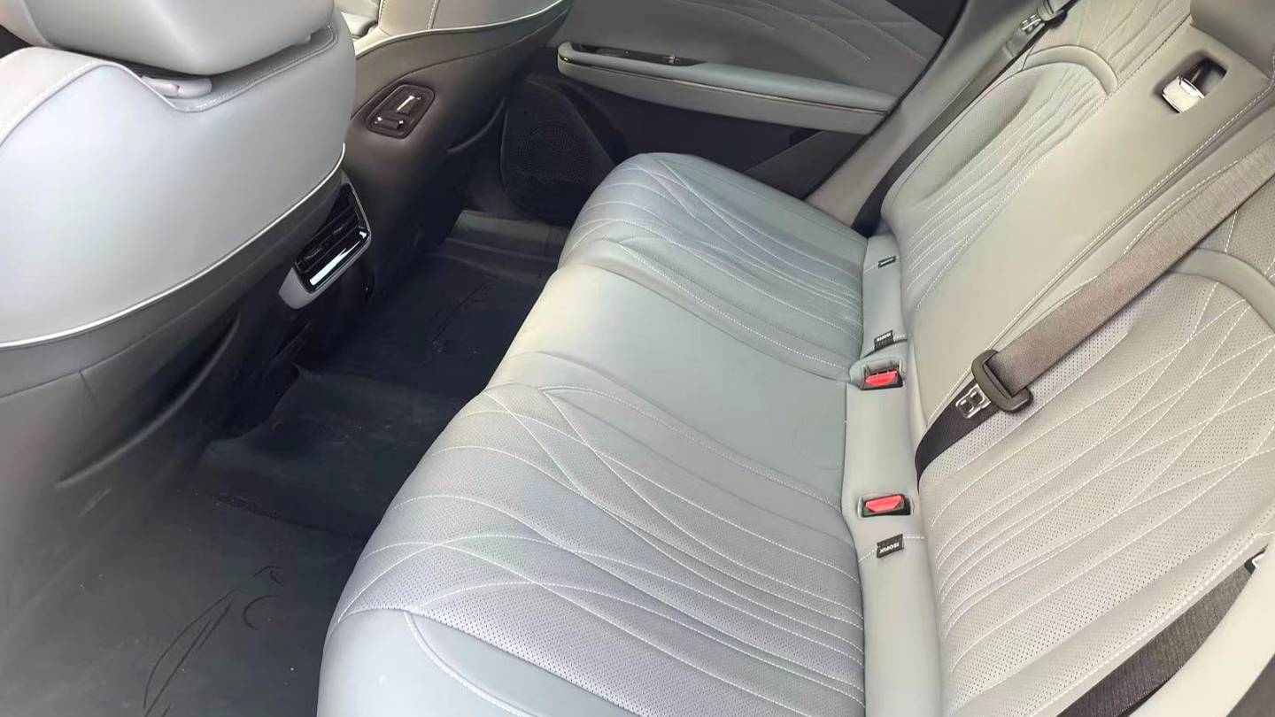GALAXY 2025 E8 575km Exploration Intelligent Driving Edition