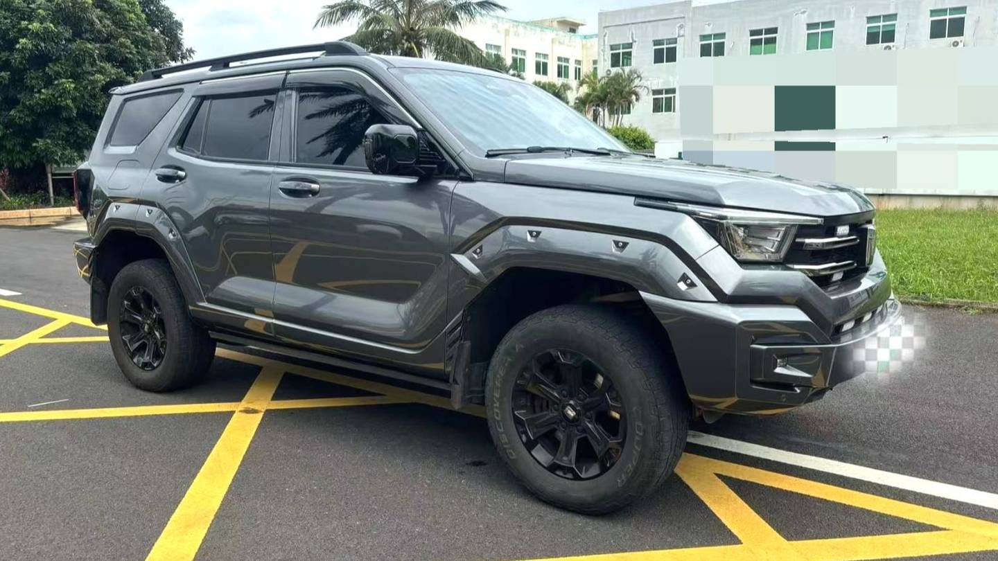 TANK 2023 400 Hi4-T Superpower Edition