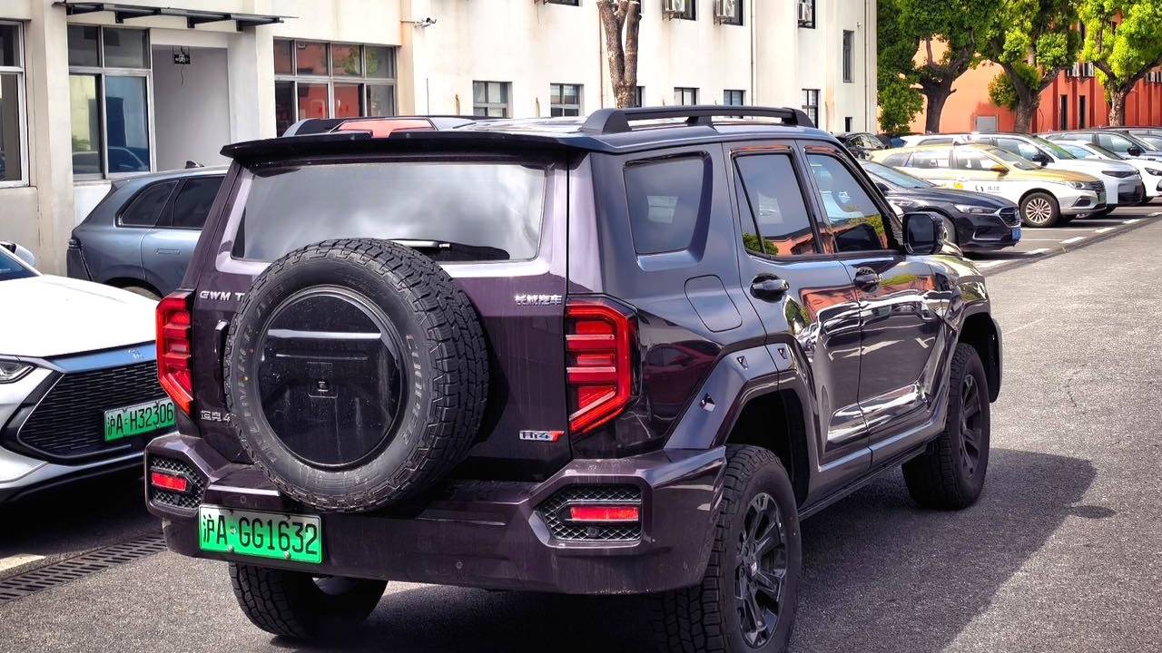 TANK 2026 400 Hi4-Z Smart Edition