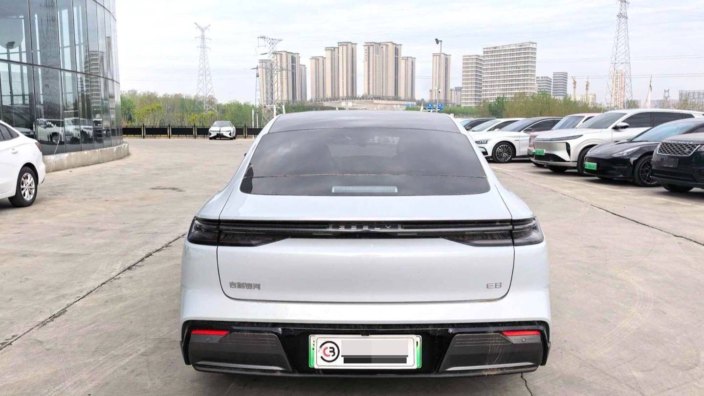 GALAXY 2025 E8 700km long-distance intelligent driving version