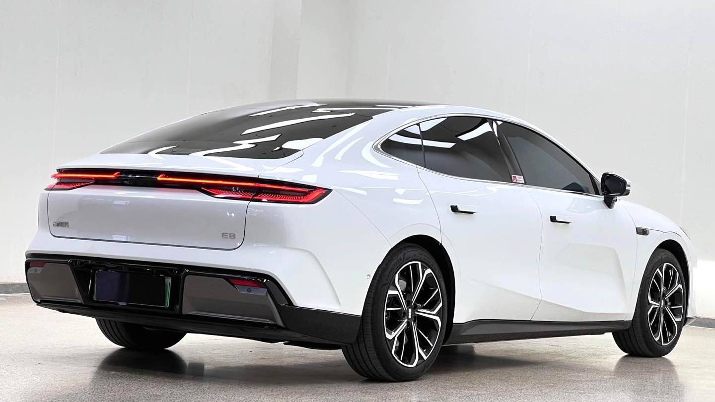 GALAXY 2025 E8 700km long-distance intelligent driving version