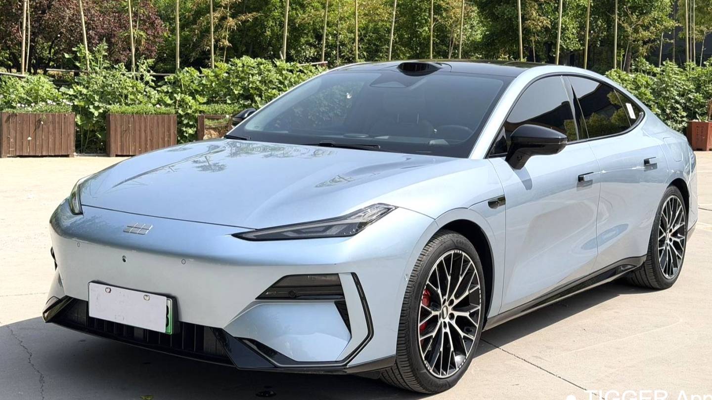 GALAXY 2025 E8 620km 4WD Starship LiDAR Intelligent Driving Edition