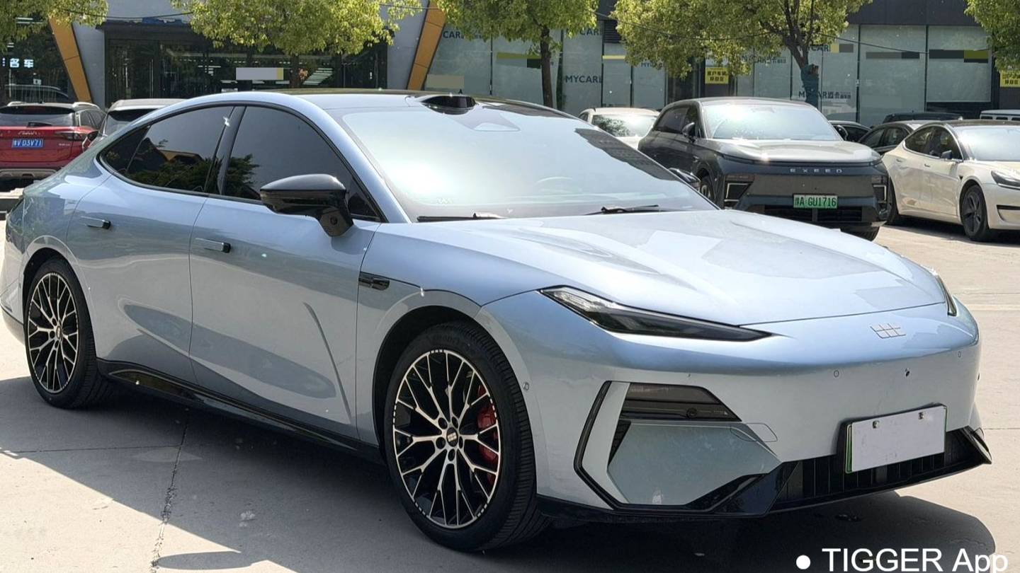 GALAXY 2025 E8 620km 4WD Starship LiDAR Intelligent Driving Edition