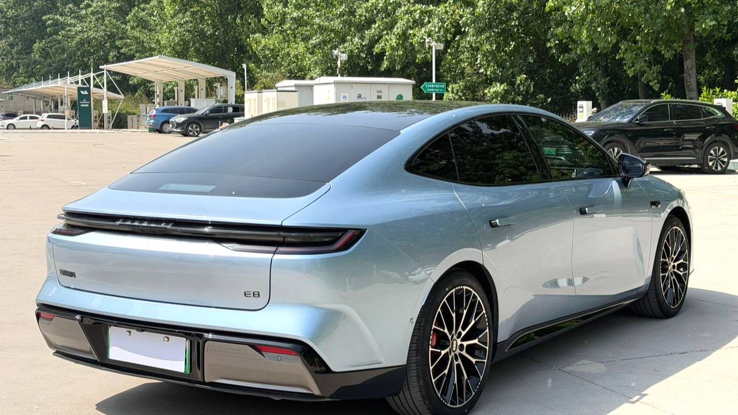 GALAXY 2025 E8 620km 4WD Starship LiDAR Intelligent Driving Edition