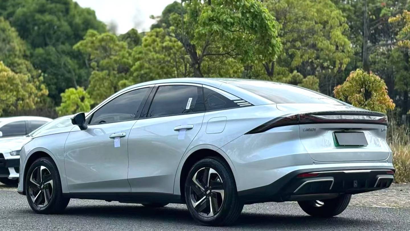 GALAXY 2025 L6 EM-i 140km Starship Edition