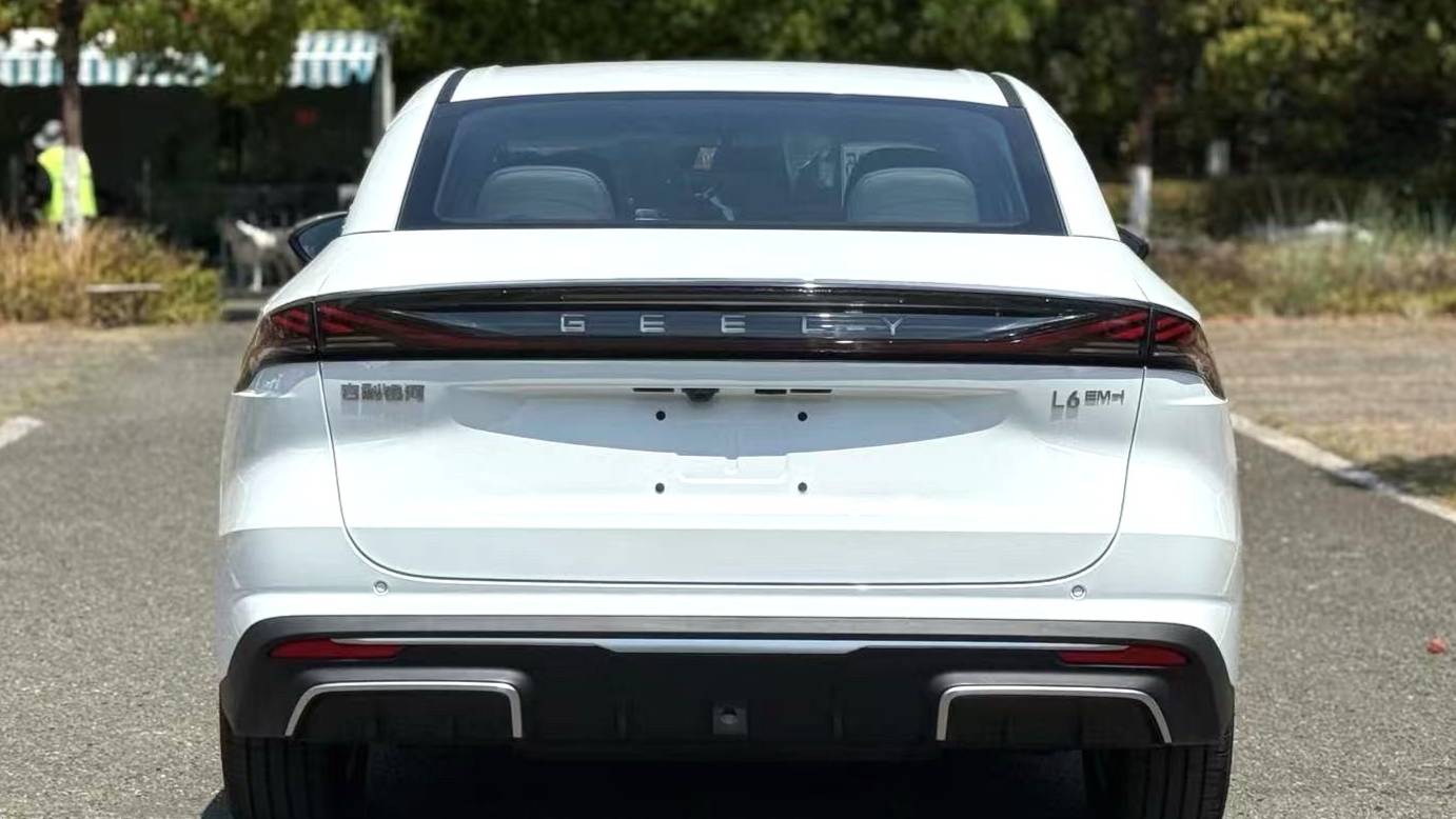 GALAXY 2025 L6 EM-i 60km Sailing Edition