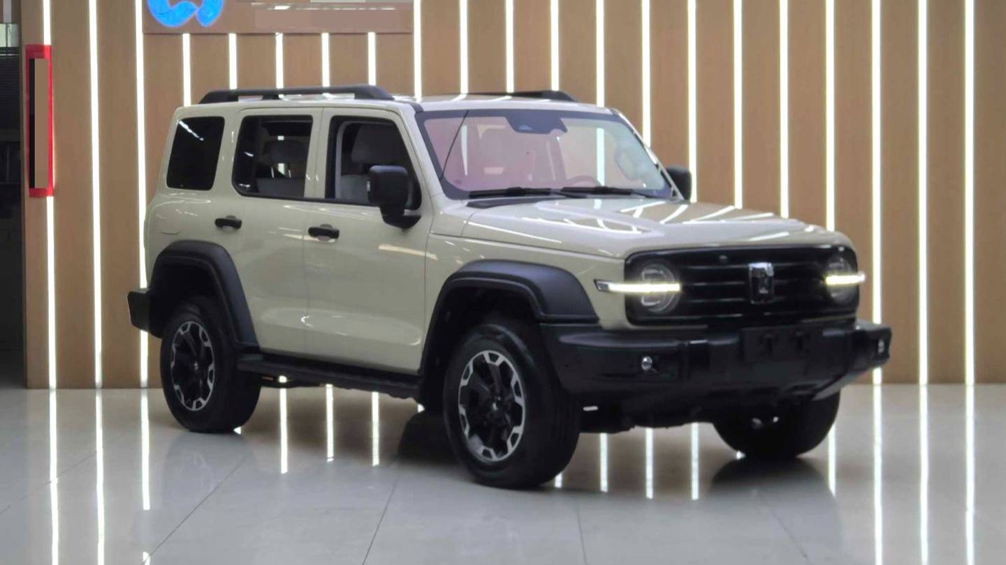 TANK 2025 300 Hi4-T 36.7kWh