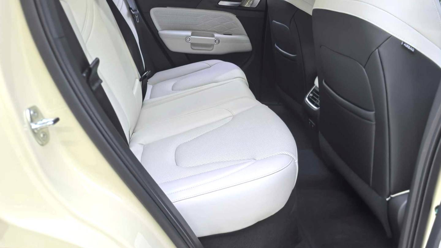 TANK 2025 300 Hi4-T 36.7kWh