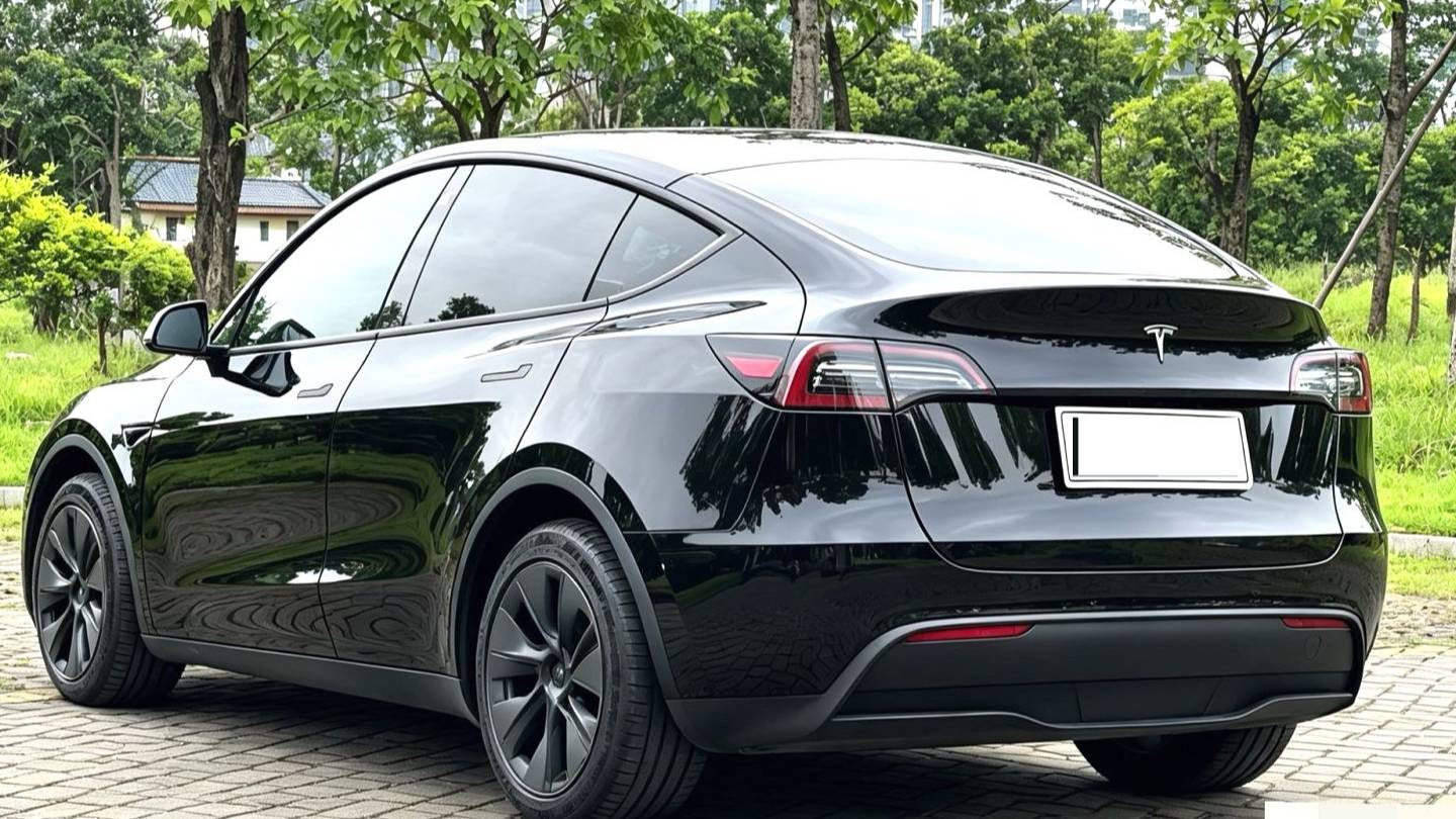 TESLA 2023 Model Y Long endurance all wheel drive version