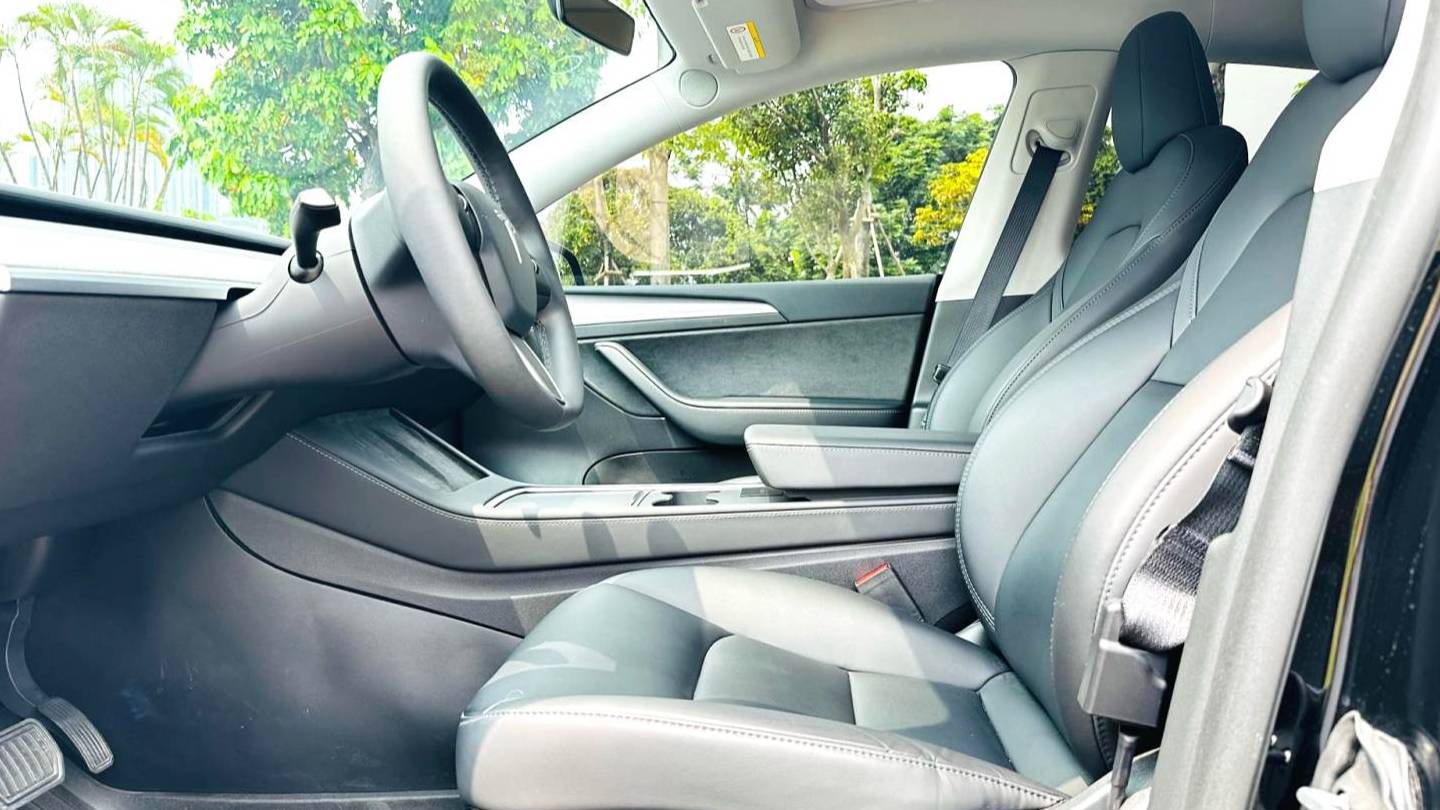 TESLA 2023 Model Y Long endurance all wheel drive version