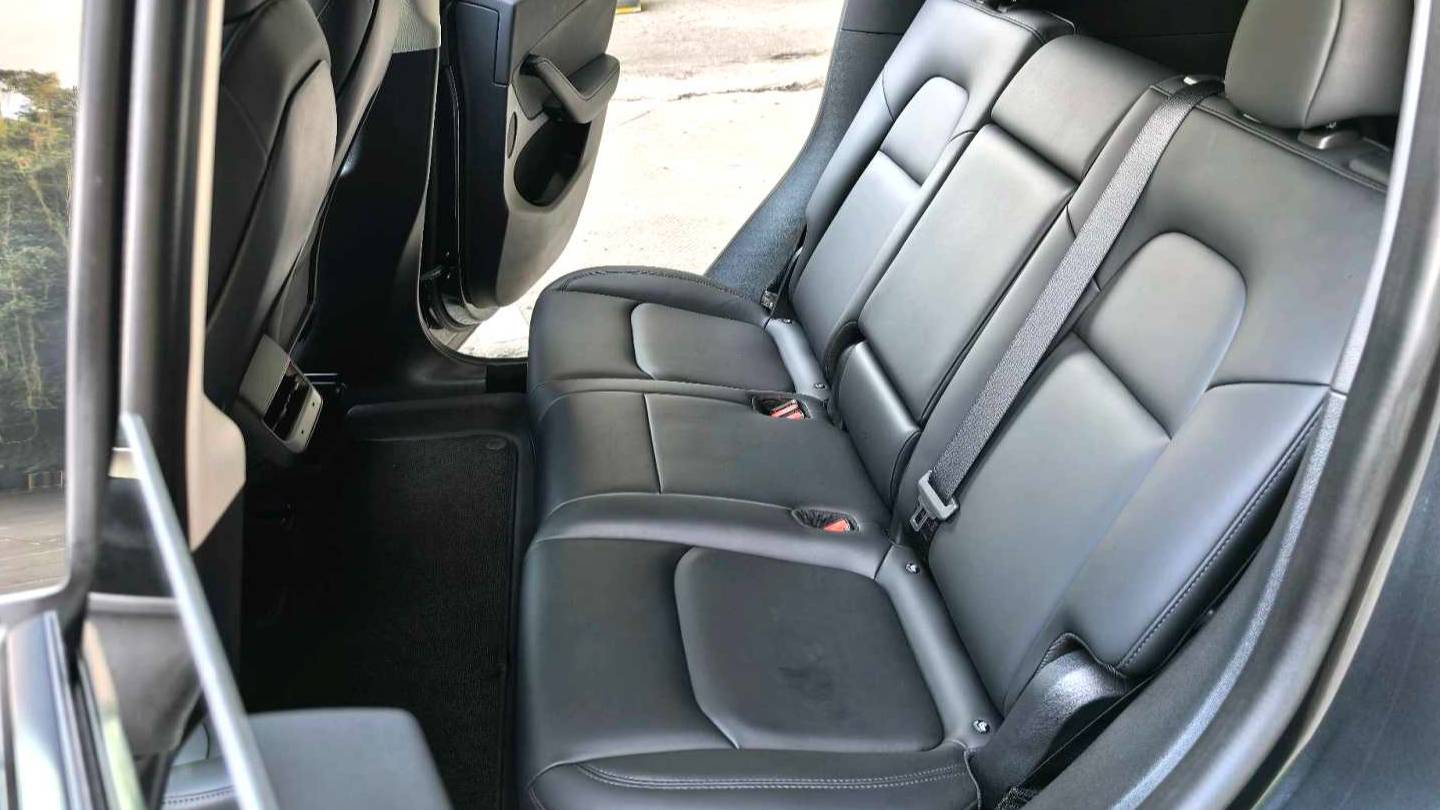 TESLA 2024 Model Y Rear wheel drive version