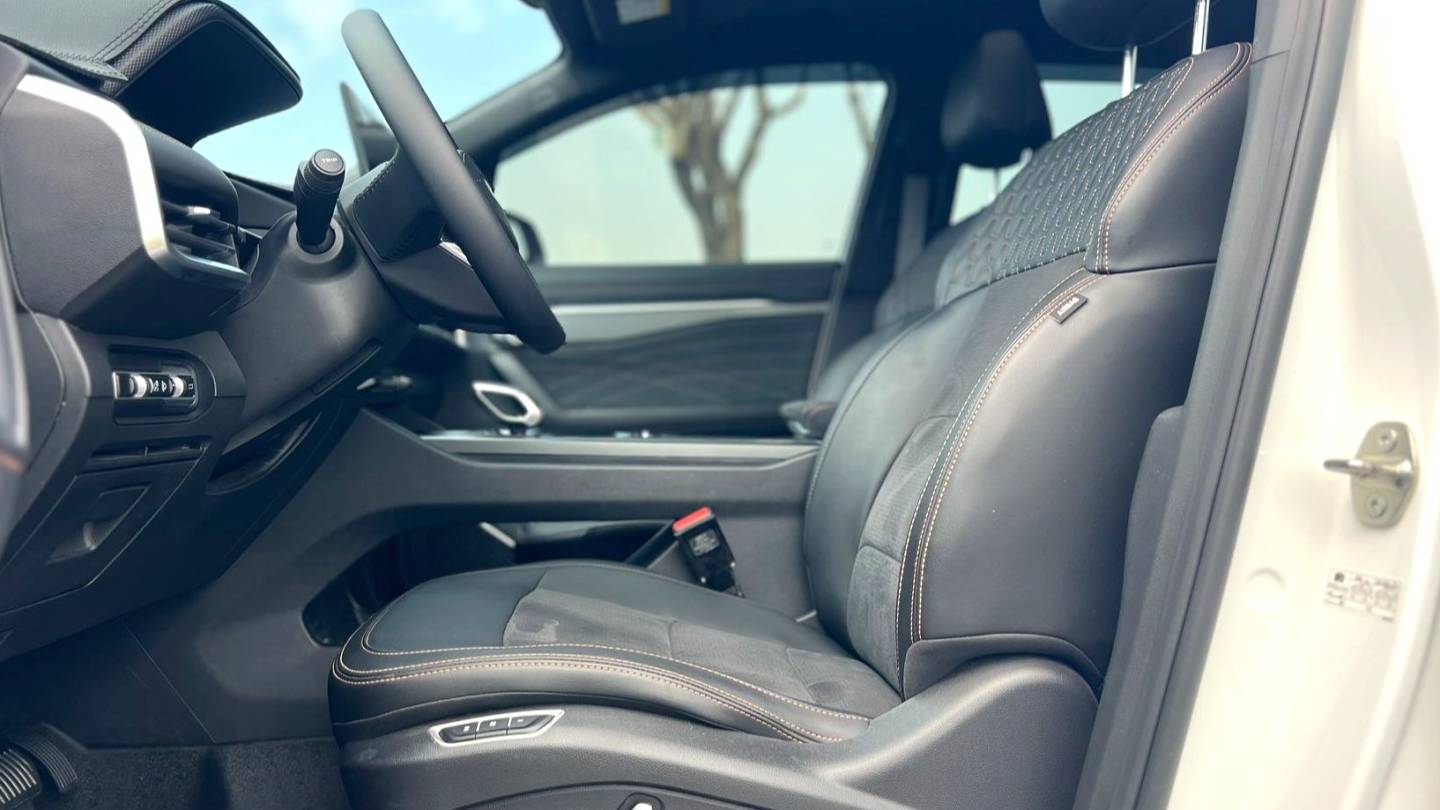 Geely 2024 Okavango 2.0T DCT flagship model