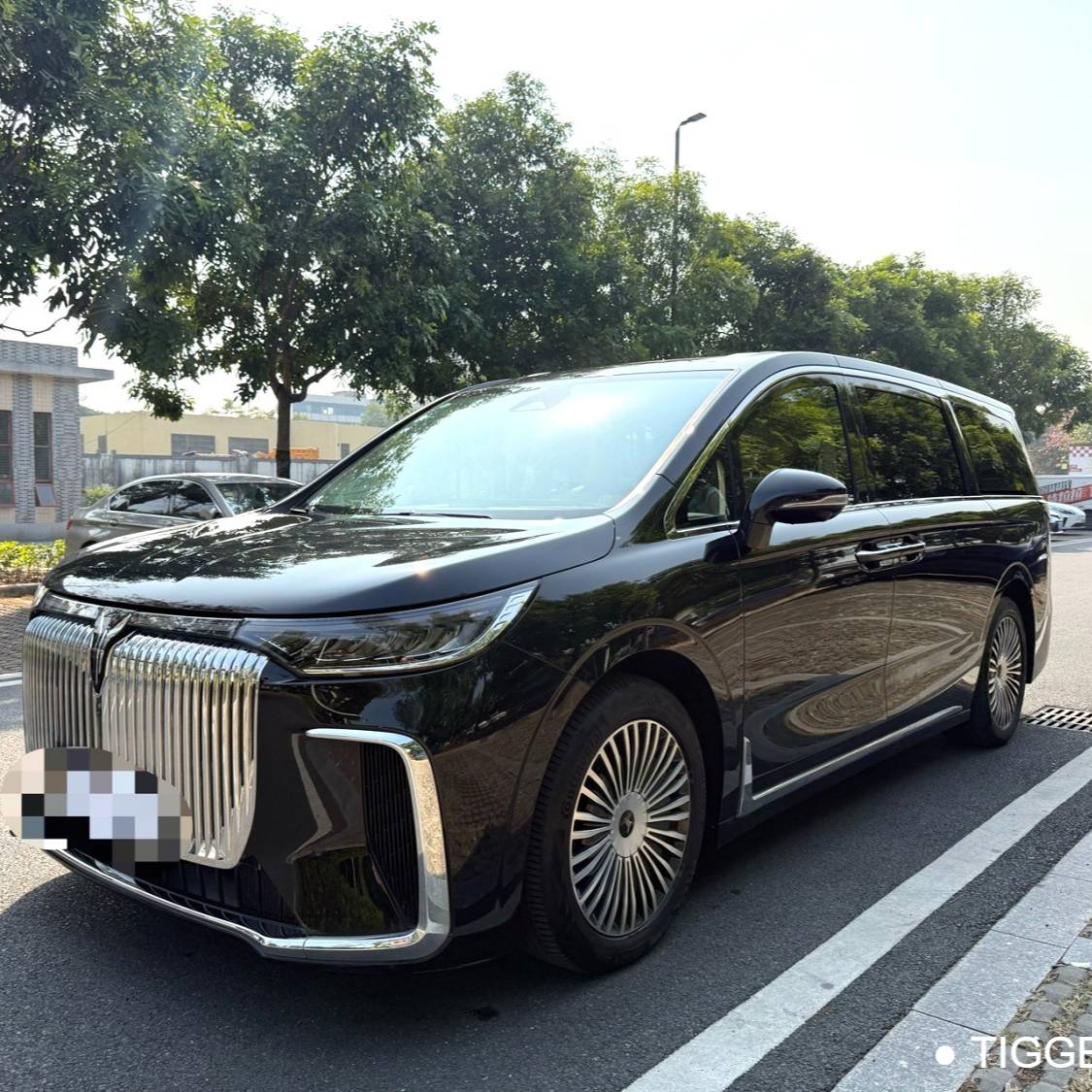 VOYAH 2025 DREAM PHEV four-wheel drive Prestige Qiankun Edition سيارة مستعملة