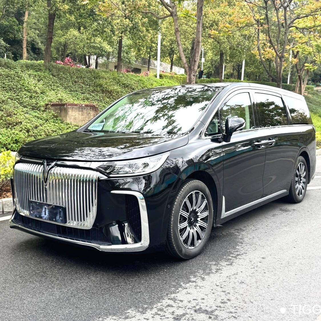 VOYAH 2025 DREAM EV four-wheel drive excellent Qiankun version سيارة مستعملة