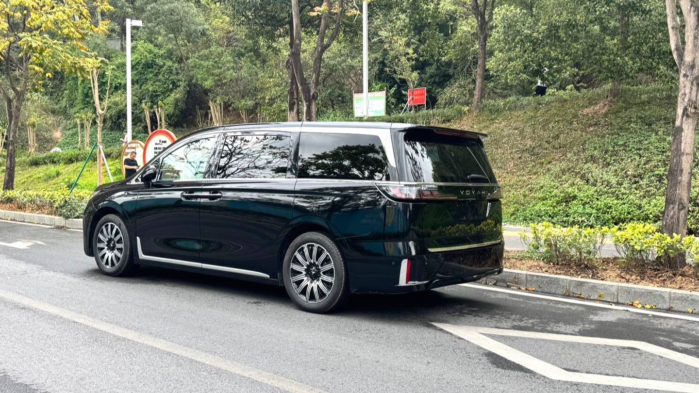 VOYAH 2025 DREAM EV four-wheel drive excellent Qiankun version