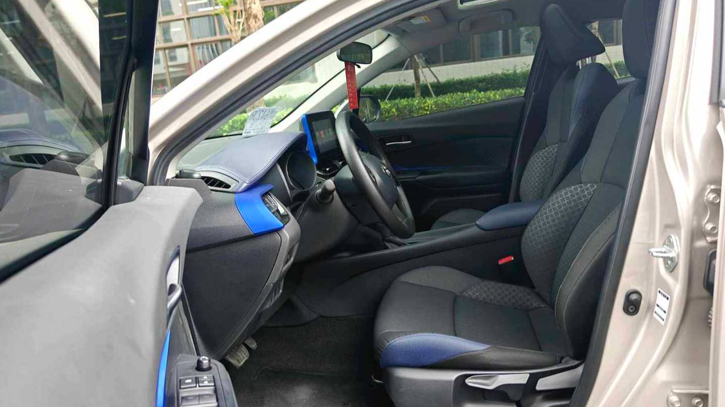 Toyota 2022 C-HR 2.0L Comfort Edition
