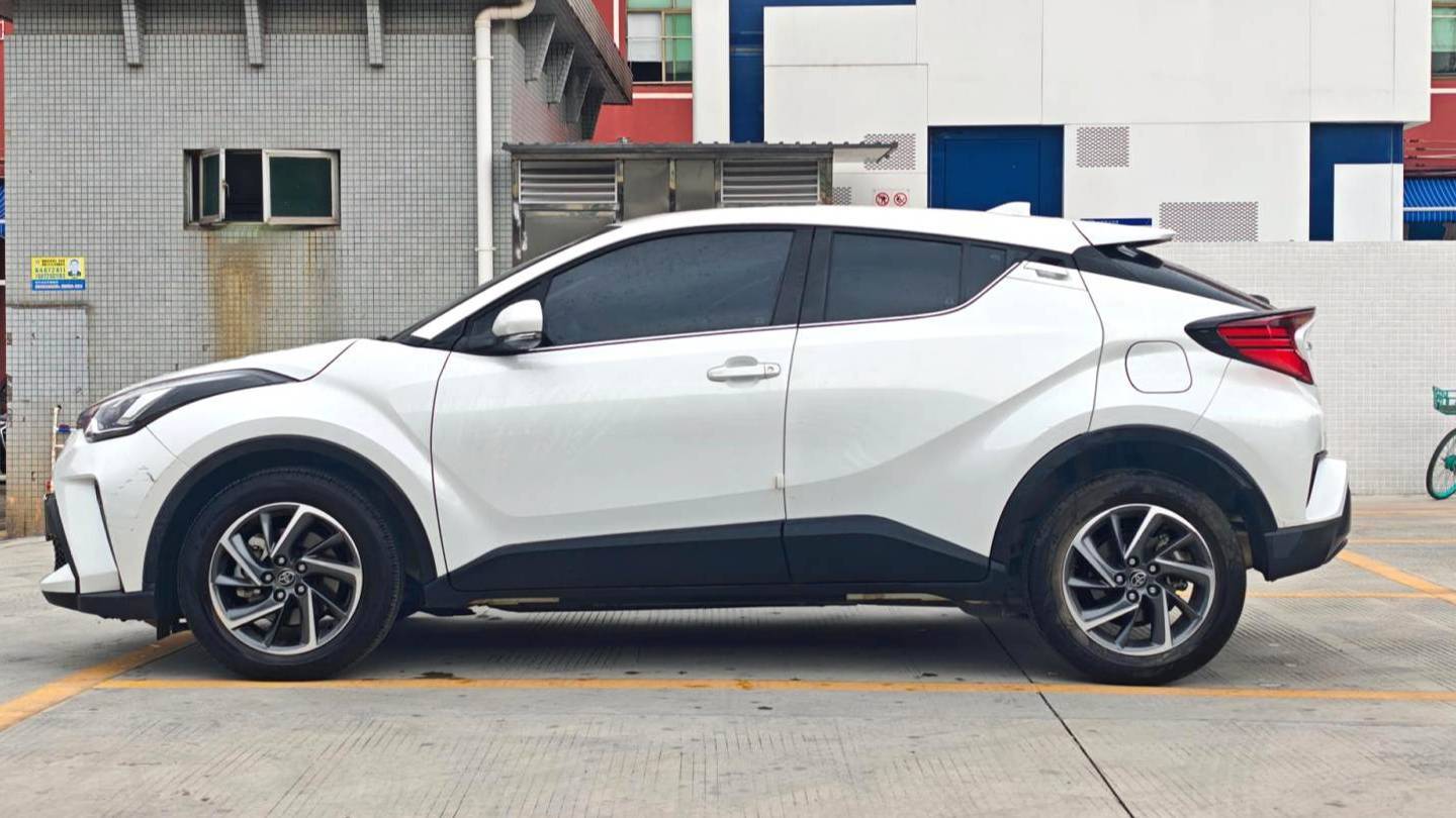 Toyota 2023 C-HR 2.0L Luxury Edition