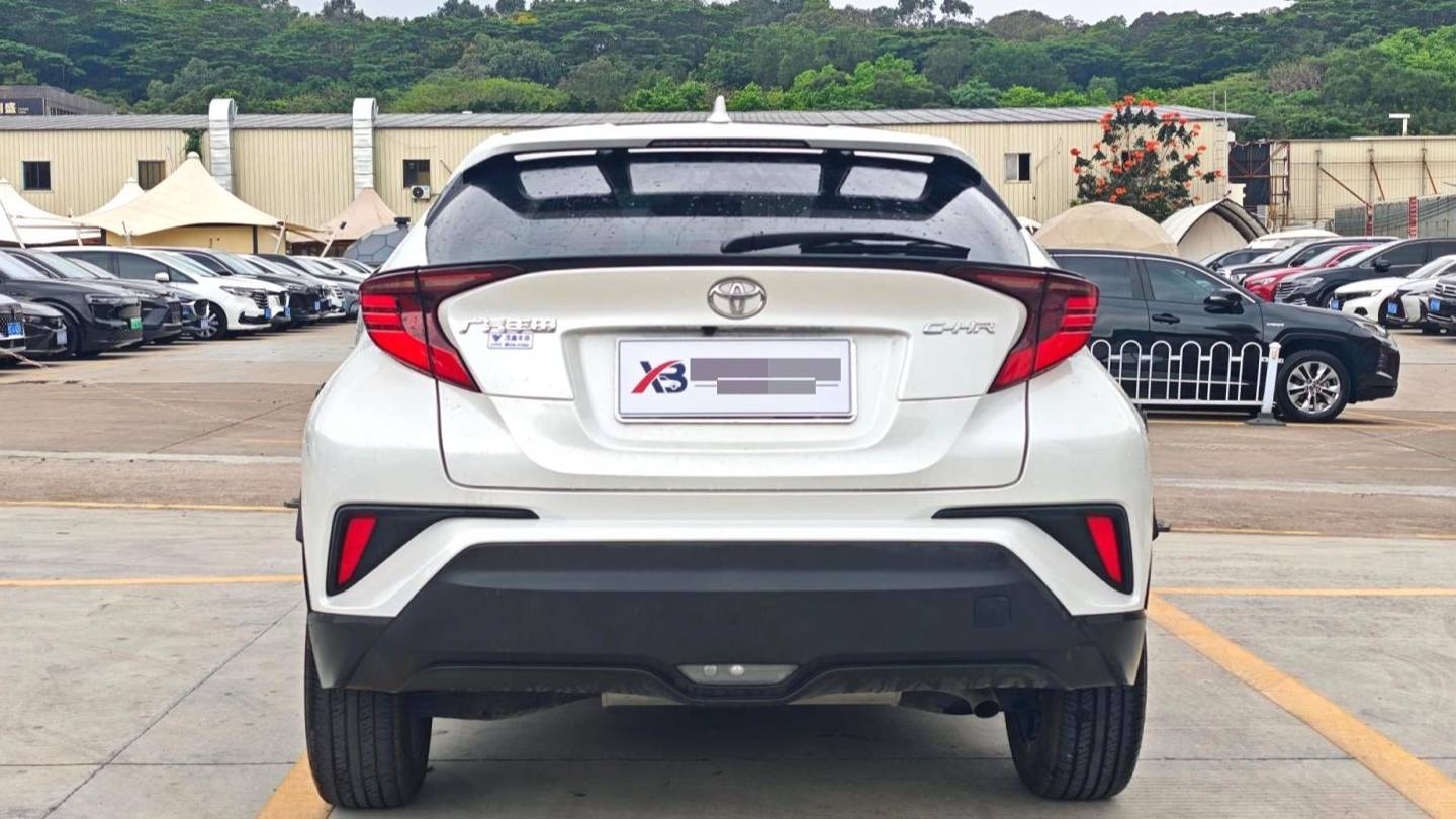 Toyota 2023 C-HR 2.0L Luxury Edition