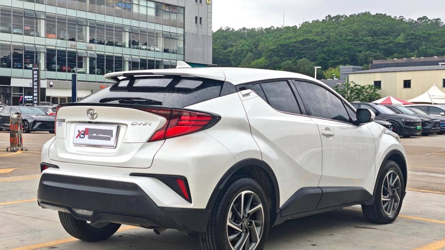 Toyota 2023 C-HR 2.0L Luxury Edition