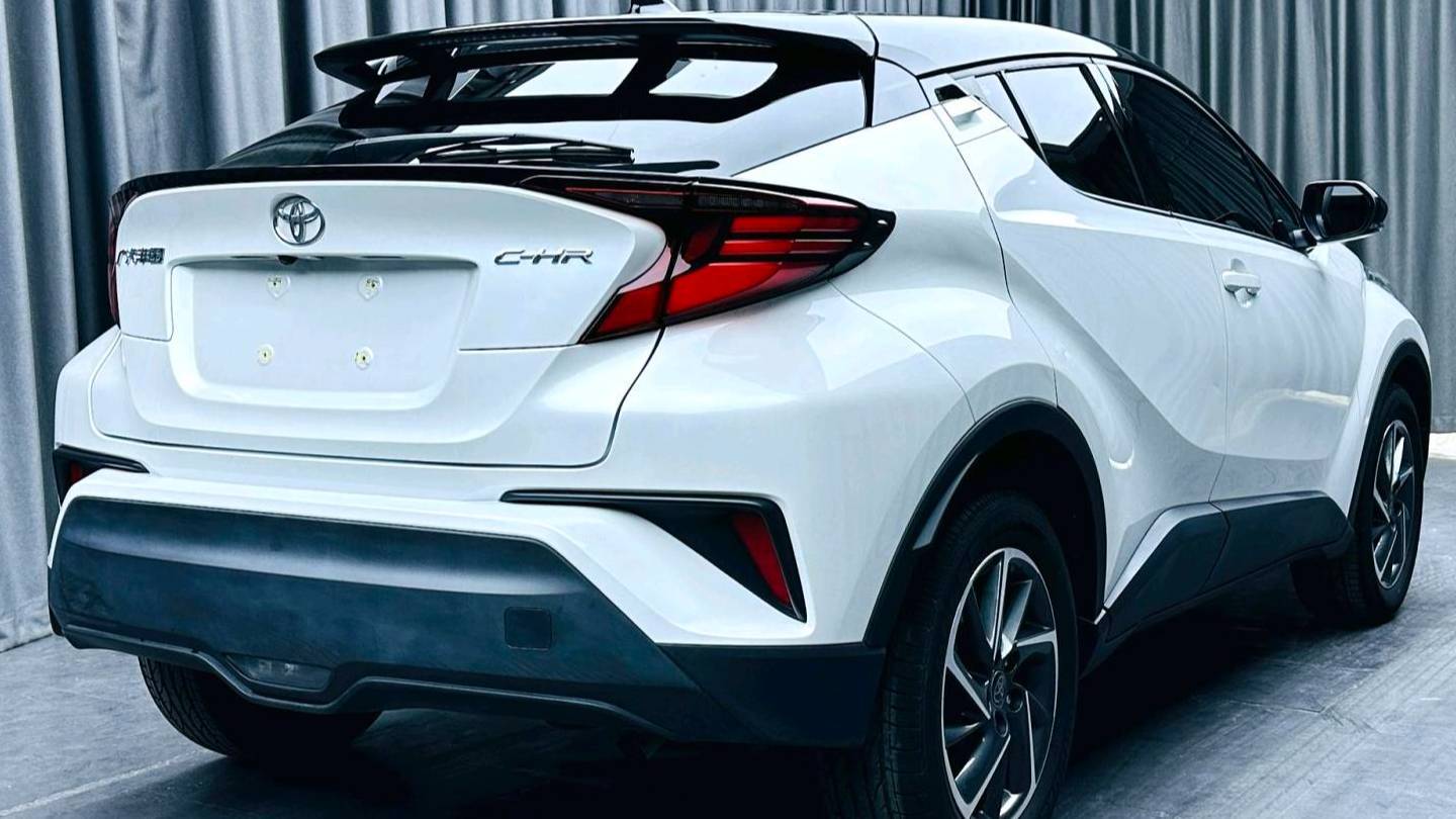 Toyota 2023 C-HR 2.0L Luxury Edition