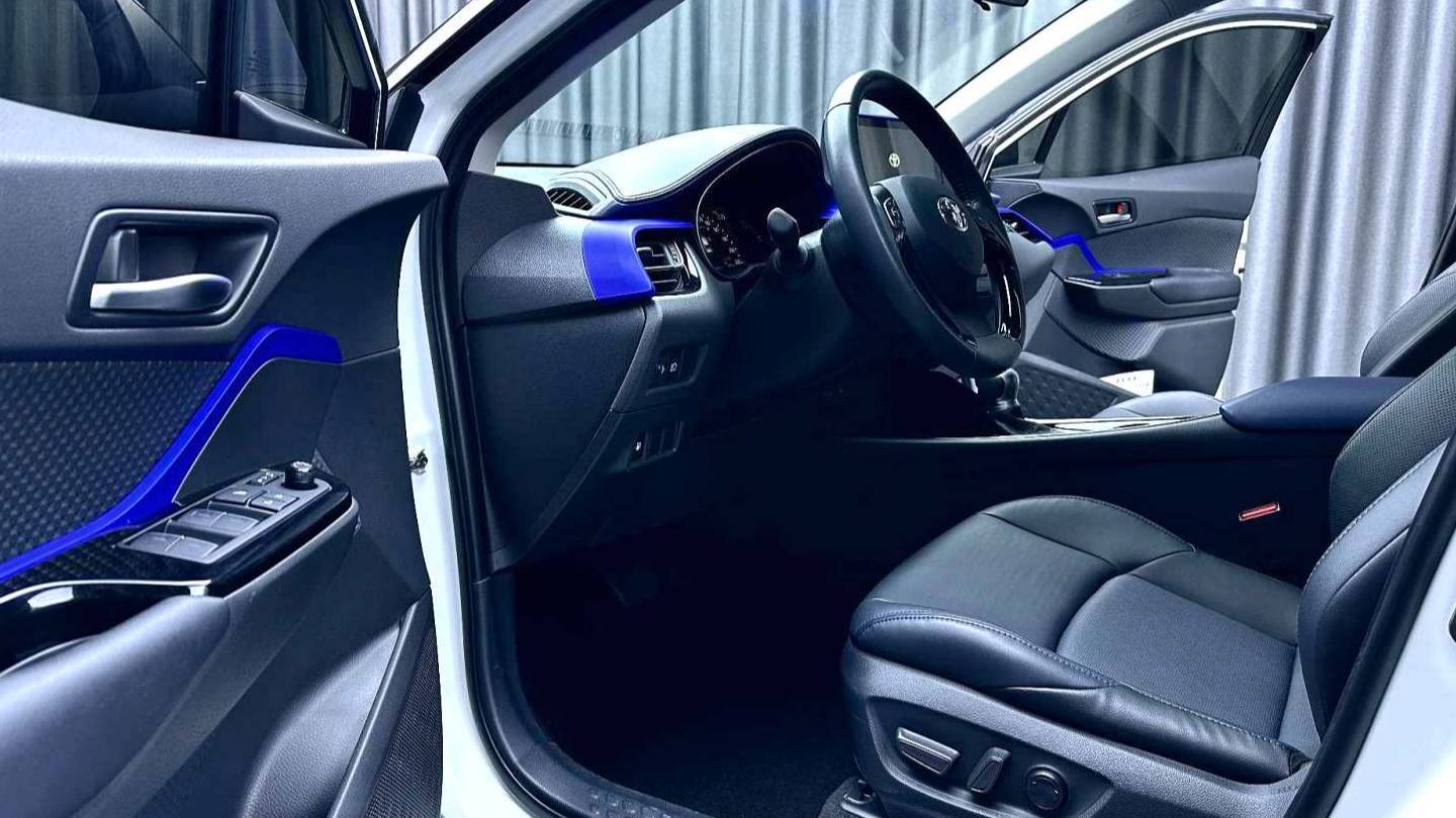 Toyota 2023 C-HR 2.0L Luxury Edition