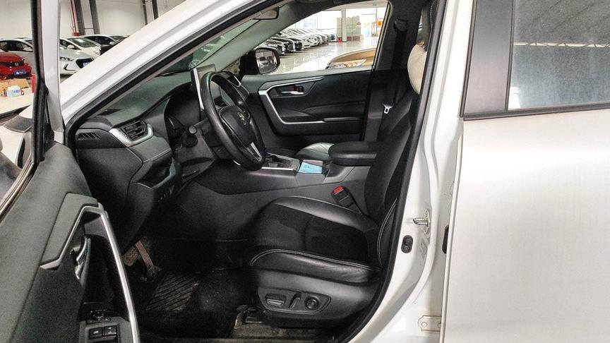 Toyota 2022 RAV4 Dual engine 2.5L E-CVT two wheel drive elite version