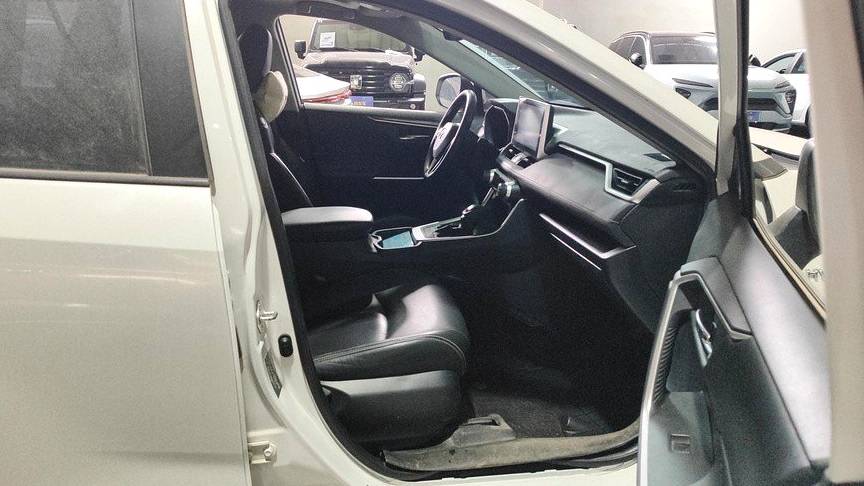 Toyota 2022 RAV4 Dual engine 2.5L E-CVT two wheel drive elite version