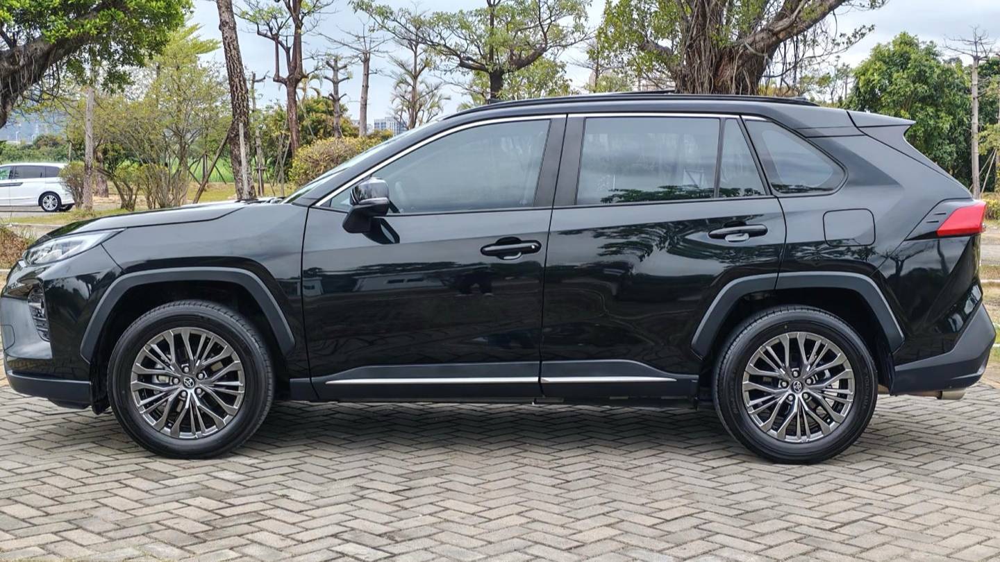Toyota 2023 WILDLANDER 2.0L CVT 2WD Luxury PLUS Edition