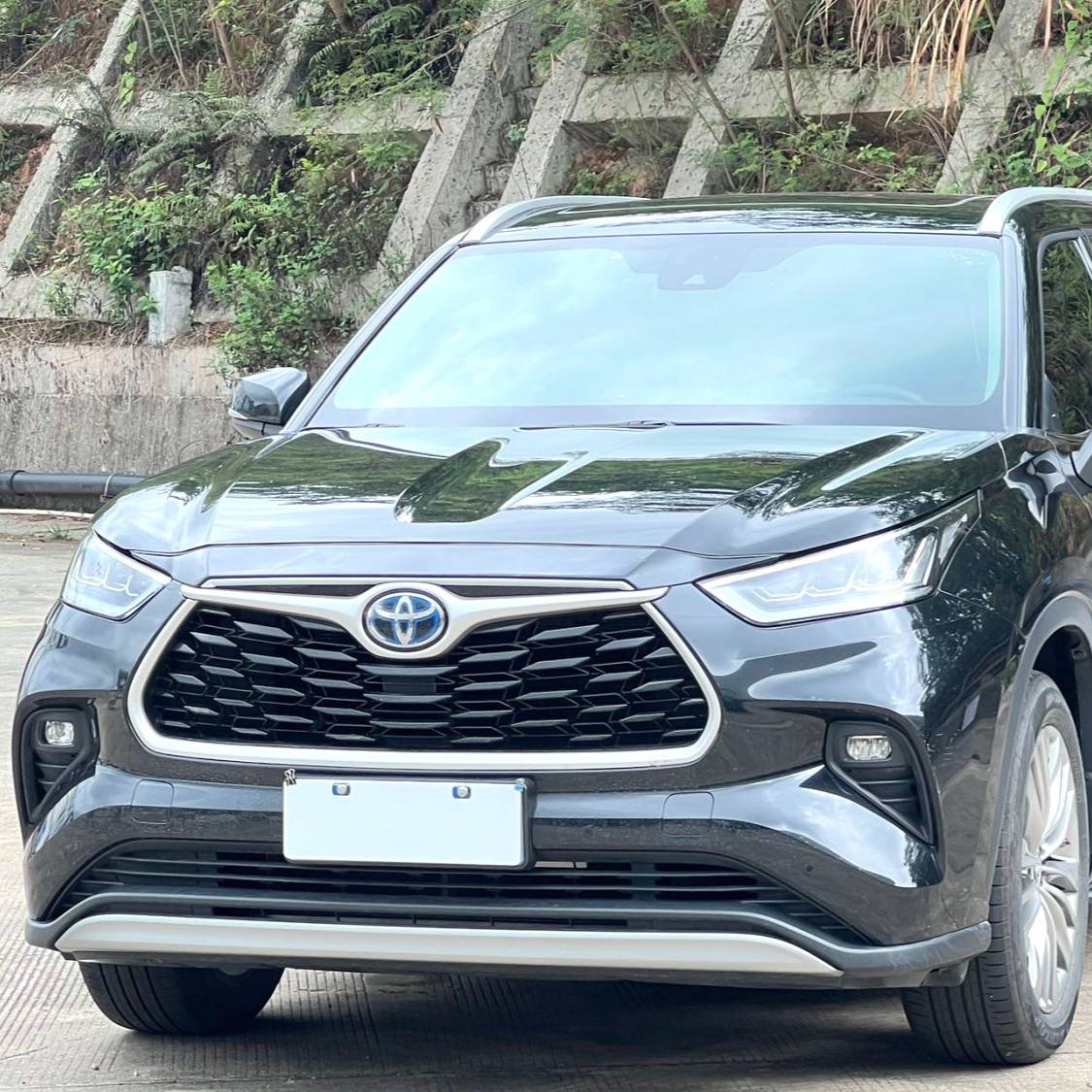 Toyota 2023 Highlander‌ 2.5L Intelligent Hybrid Dual Engine 4WD Premium Edition 7 سيارة مستعملة