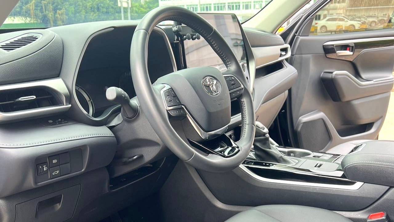Toyota 2023 Highlander‌ 2.5L Intelligent Hybrid Dual Engine 4WD Premium Edition 7