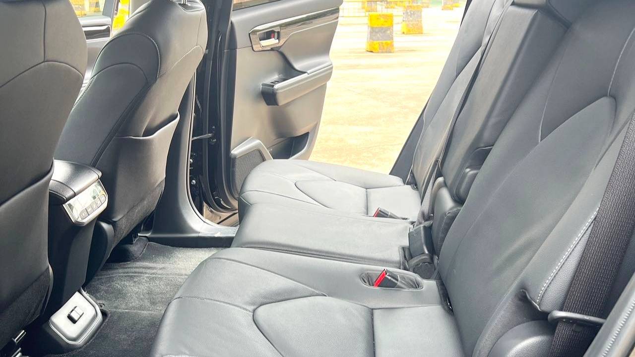 Toyota 2023 Highlander‌ 2.5L Intelligent Hybrid Dual Engine 4WD Premium Edition 7