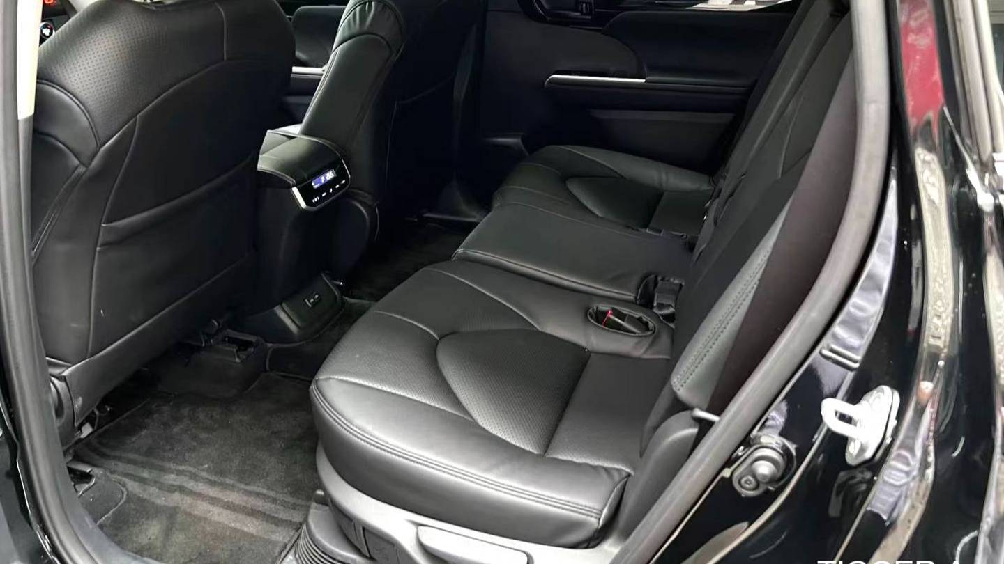Toyota 2024 Highlander‌ 2.5L Intelligent Hybrid Dual Engine Two Drive Elite Edition 7