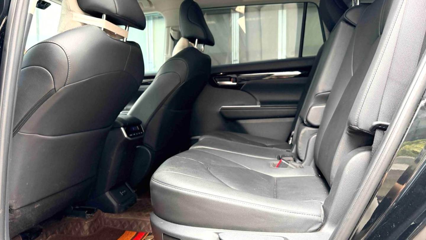 Toyota 2023 Highlander‌ 2.5L intelligent hybrid dual engine 2WD Premium Edition 7-seater