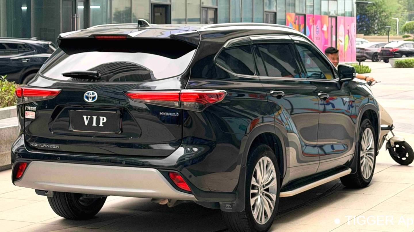 Toyota 2023 Highlander‌ 2.5L intelligent hybrid dual engine 2WD Premium Edition 7-seater