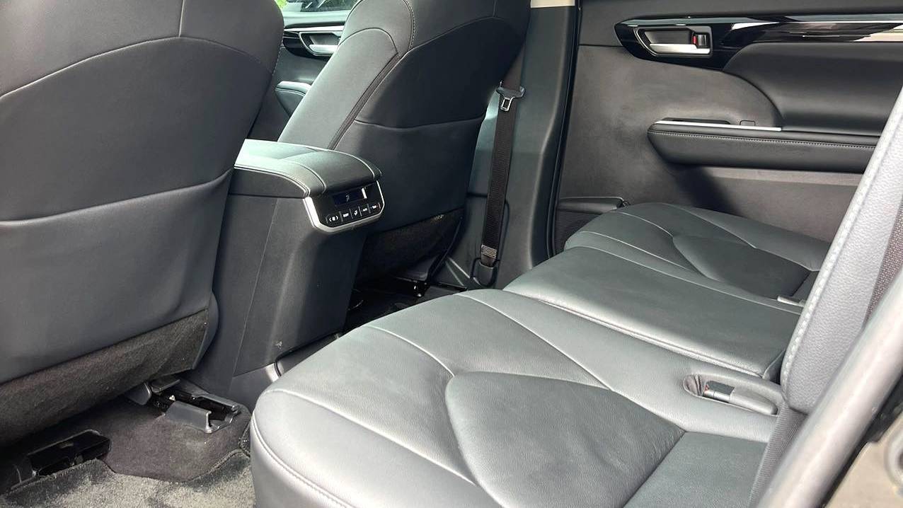 Toyota 2022 Highlander‌ 380T 4WD Prestige Edition 7-seater