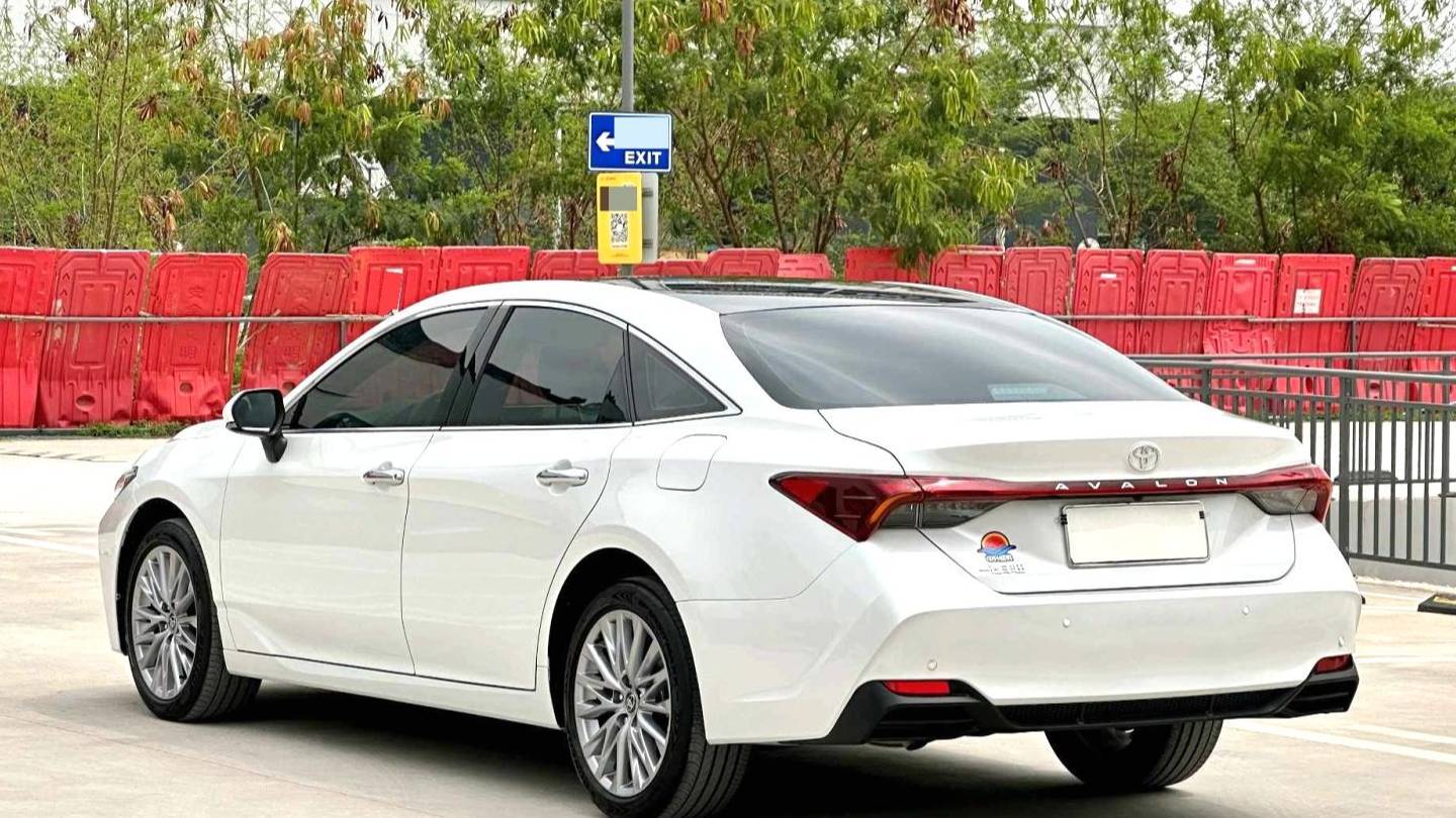 Toyota 2024 Avalon 2.0L Luxury Edition