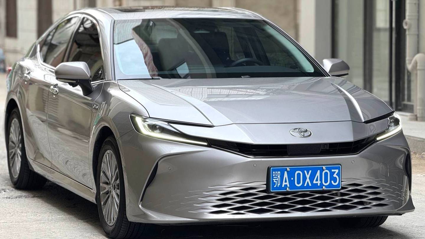 Toyota 2025 CAMRY Dual engine 2.0HXS Radiant Edition