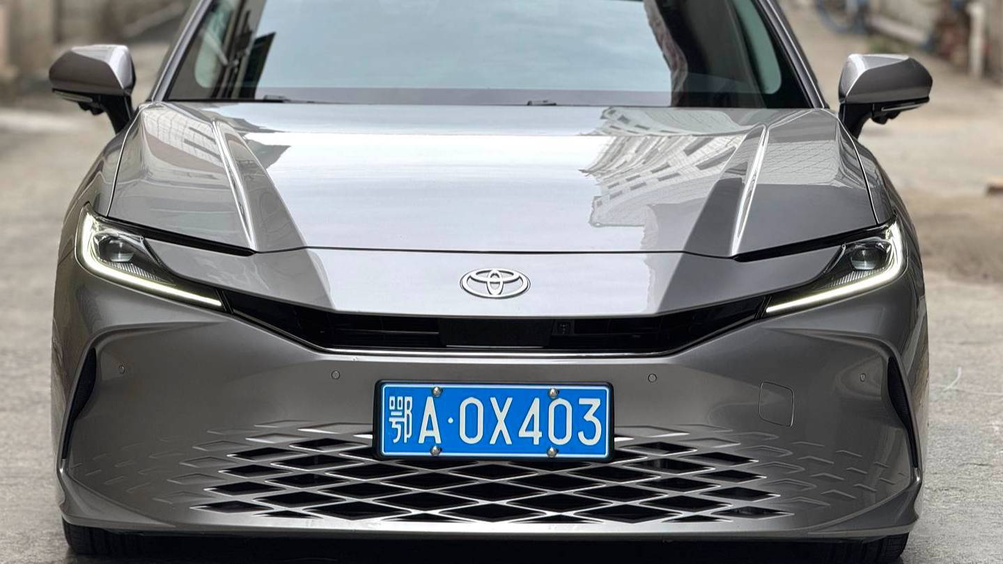 Toyota 2025 CAMRY Dual engine 2.0HXS Radiant Edition