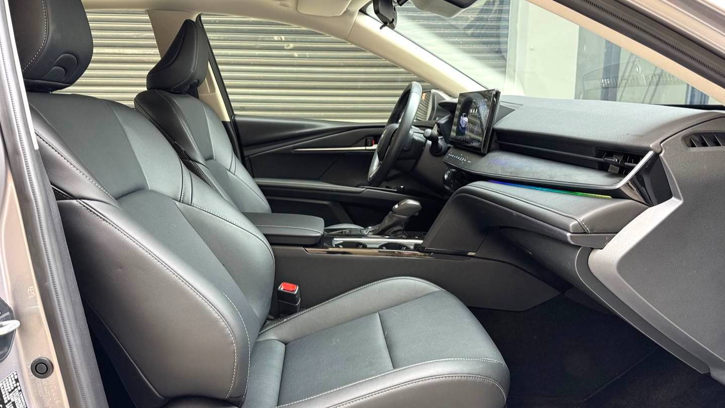 Toyota 2025 CAMRY Dual engine 2.0HXS Radiant Edition