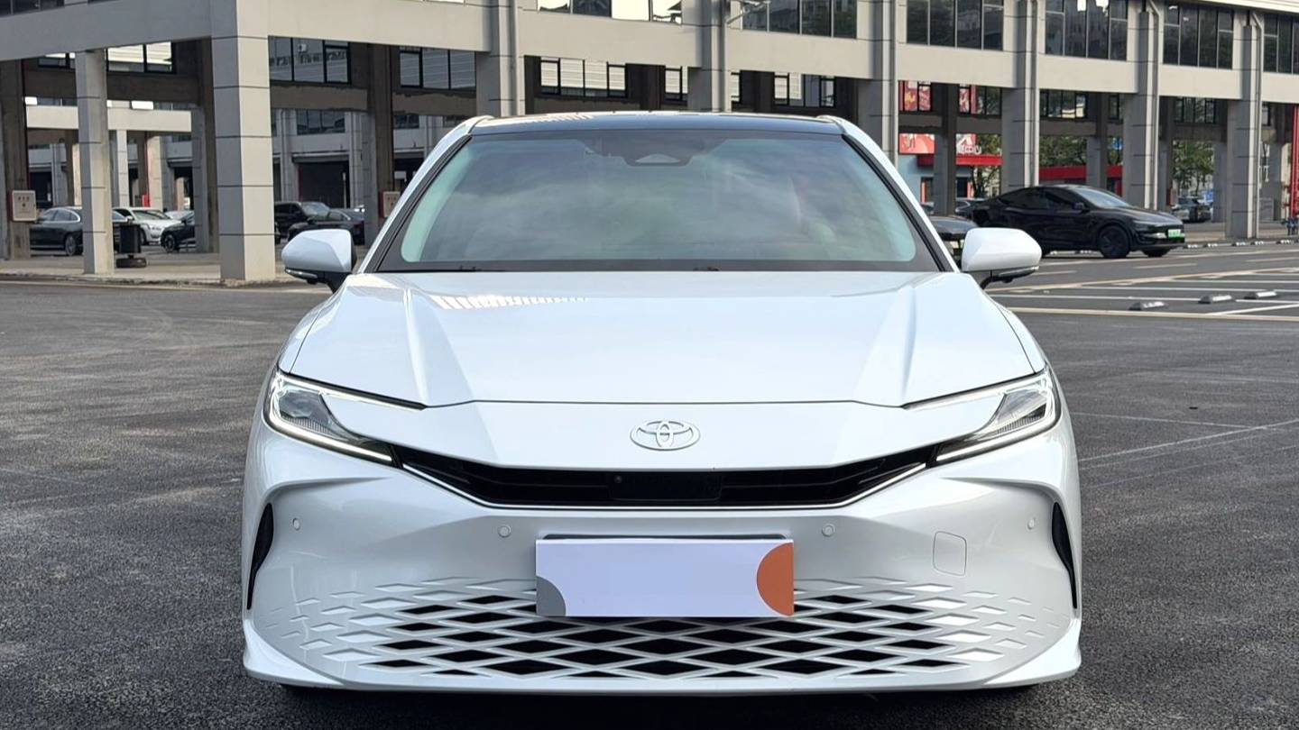 Toyota 2026 CAMRY Dual Engine 2.0HG Premium Edition