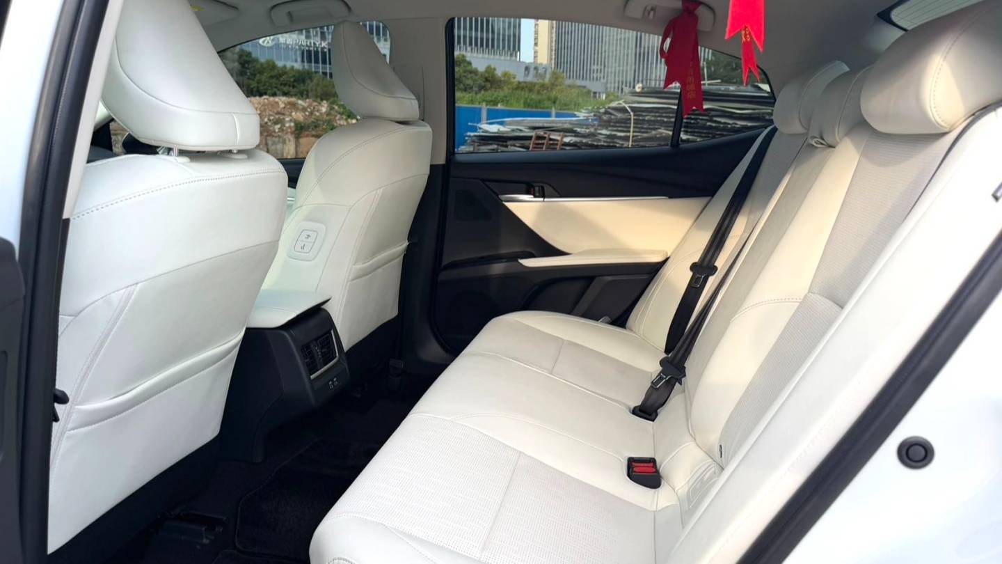Toyota 2026 CAMRY Dual Engine 2.0HG Premium Edition
